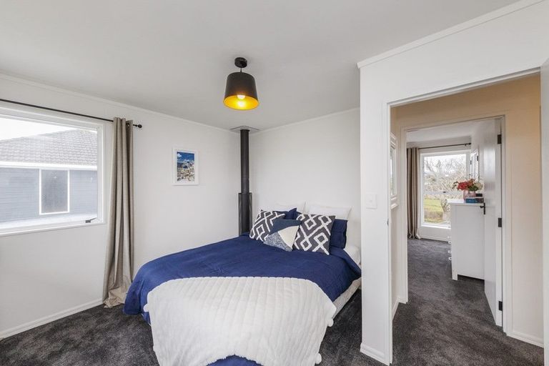 Photo of property in 23b Pahiatua Street, Hokowhitu, Palmerston North, 4410