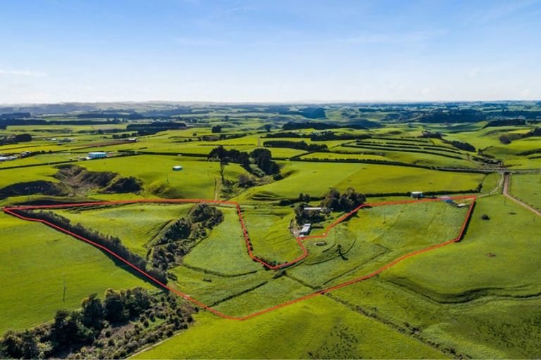 Photo of property in 5 Kakaramea Road, Kakaramea, Patea, 4598