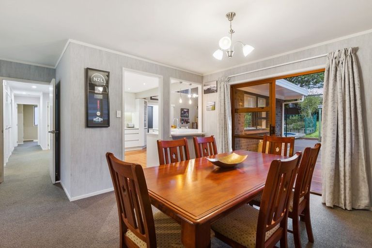 Photo of property in 8 Hamish Place, Sunnyhills, Auckland, 2010