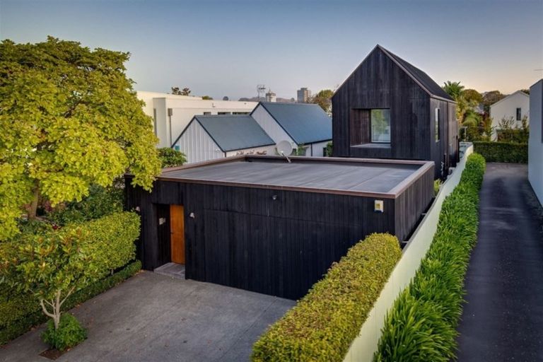 Photo of property in 20 Peacock Street, Christchurch Central, Christchurch, 8013