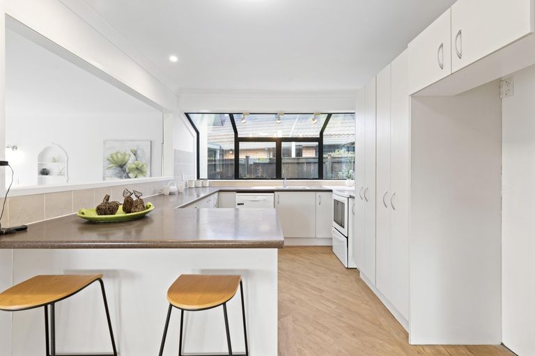 Photo of property in 1/16 Dalmahoy Place, Wattle Downs, Auckland, 2103