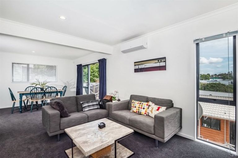 Photo of property in 2/28a Marlborough Avenue, Glenfield, Auckland, 0629