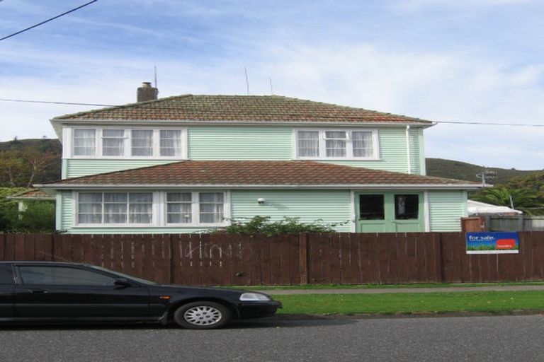 Photo of property in 60 Churton Crescent, Taita, Lower Hutt, 5011