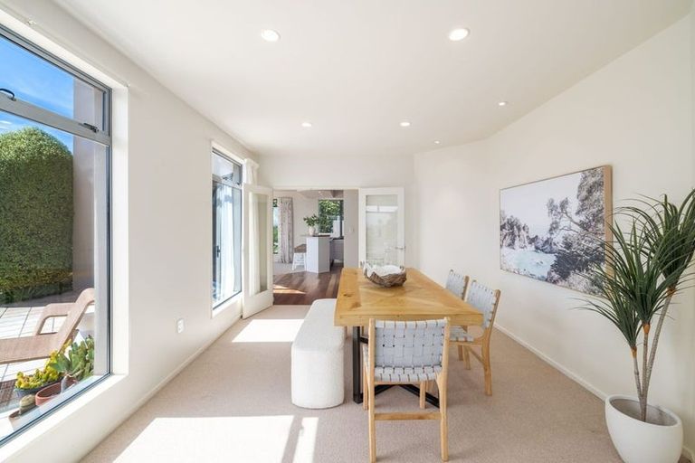 Photo of property in 6 Inverness Lane, Redcliffs, Christchurch, 8081