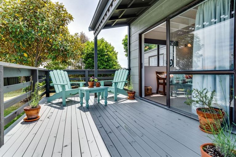 Photo of property in 141 Tait Drive, Greenmeadows, Napier, 4112