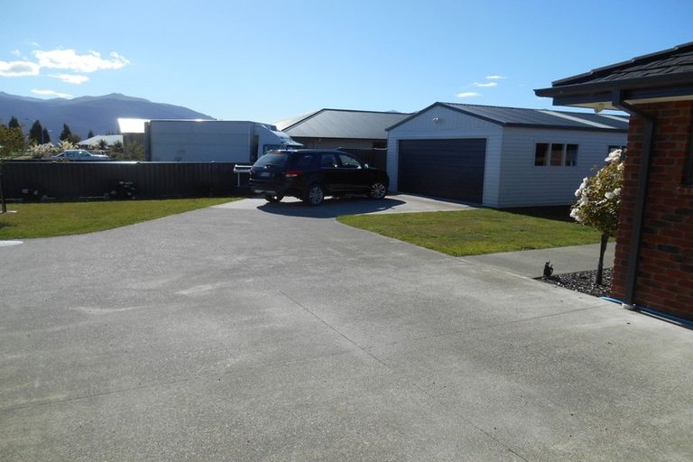 Photo of property in 35 Orbell Crescent, Te Anau, 9679