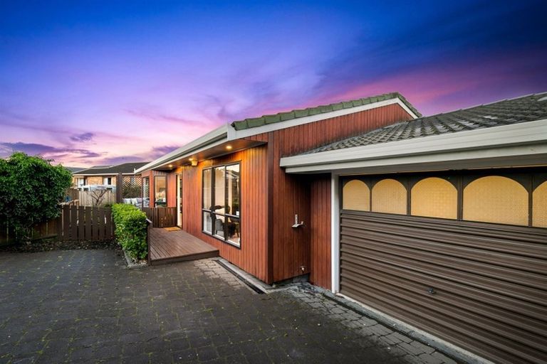 Photo of property in 3/163 Hobsonville Road, West Harbour, Auckland, 0618