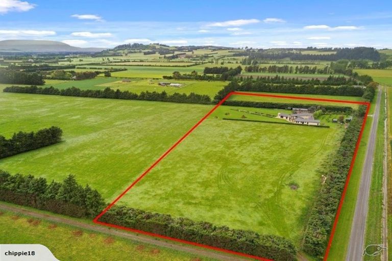 Photo of property in 102 Glews Road, Cust, Rangiora, 7471