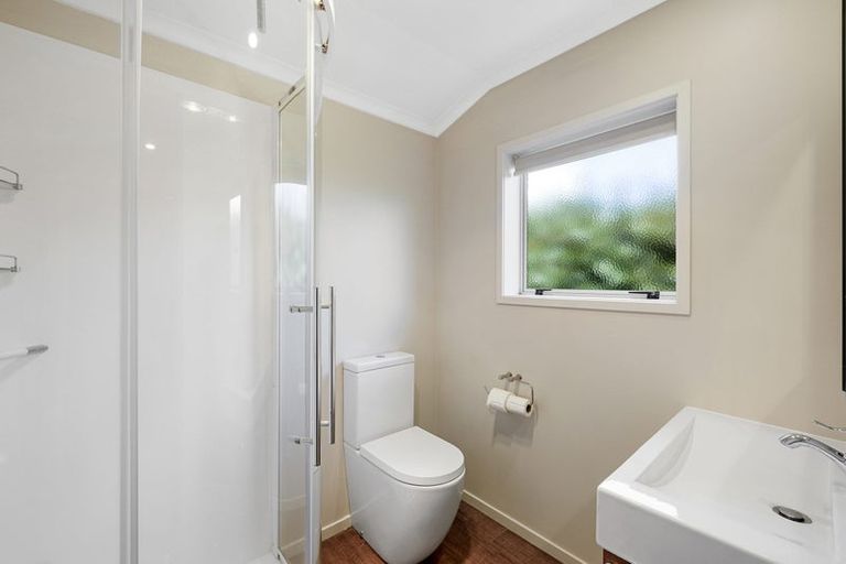 Photo of property in 9a Del Mar Place, Merrilands, New Plymouth, 4312