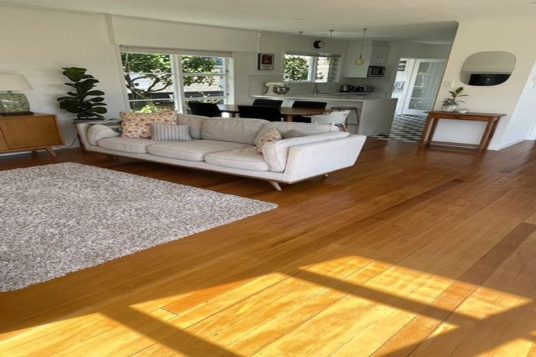 Photo of property in 2/10 Riverlea Avenue, Pakuranga, Auckland, 2010