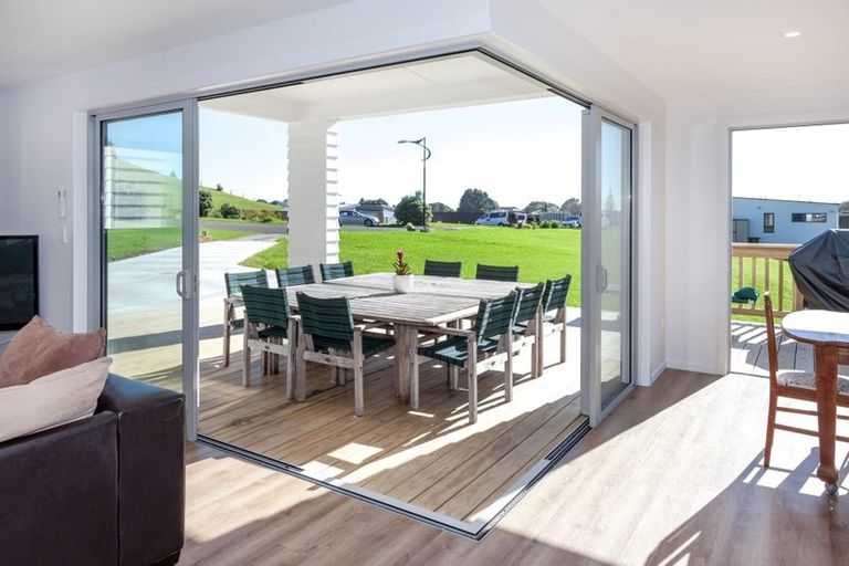 Photo of property in 24 Ross Place, Whiritoa, Whangamata, 3691