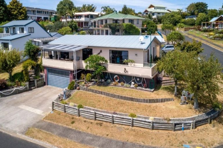 Photo of property in 201 Tukere Drive, Whangamata, 3620