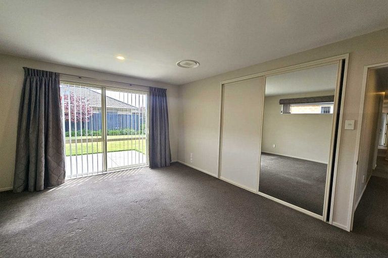 Photo of property in 10 Cyclamen Place, Aidanfield, Christchurch, 8025