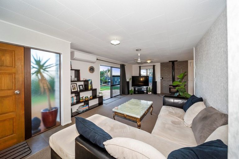 Photo of property in 57 Kaipikari Road, Urenui, 4375