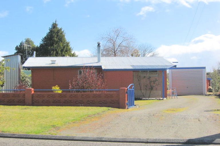 Photo of property in 24 Oruatua Avenue, Tauranga Taupo, Turangi, 3382