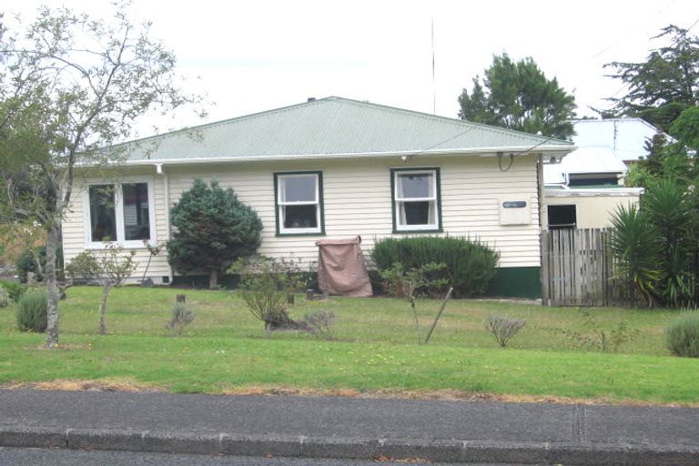 Photo of property in 3/24 Windy Ridge Road, Glenfield, Auckland, 0629