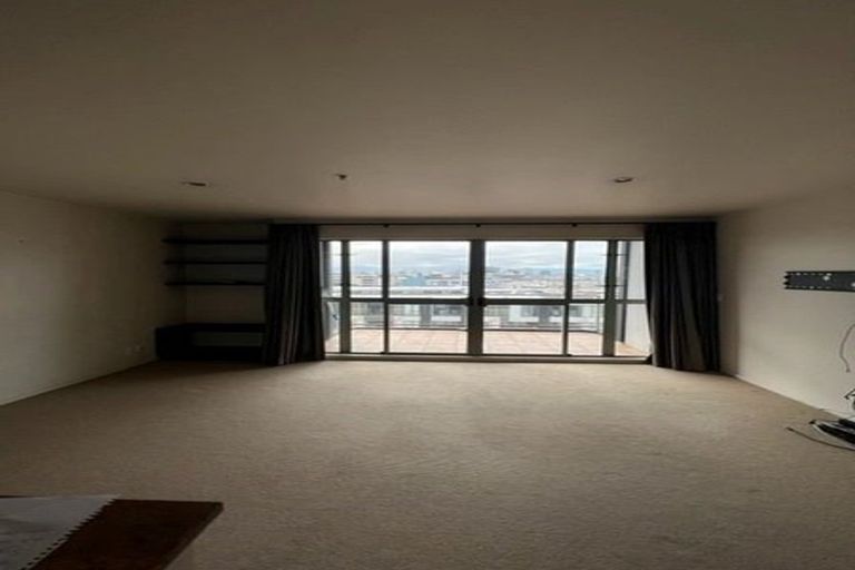 Photo of property in Highgate Towers, 9c/8 Howe Street, Freemans Bay, Auckland, 1011