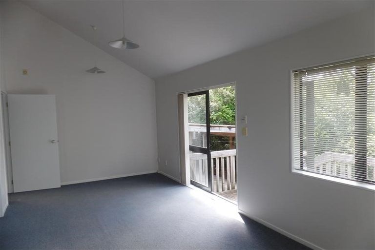 Photo of property in 2 Churchouse Road, Greenhithe, Auckland, 0632