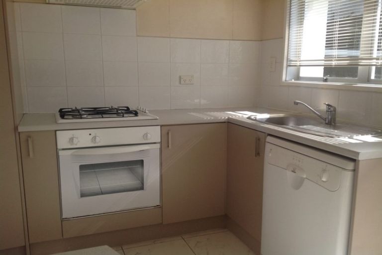 Photo of property in 2/37 Craig Road, Milford, Auckland, 0620