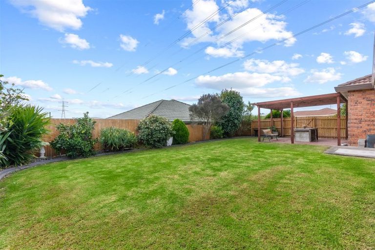 Photo of property in 15 Mt Lebanon Crescent, The Gardens, Auckland, 2105