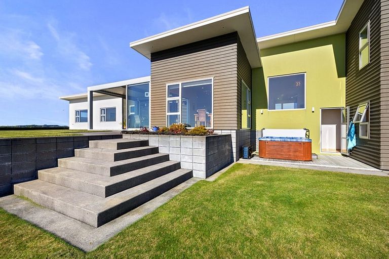 Photo of property in 62 Atkinson Road, Hurworth, New Plymouth, 4371