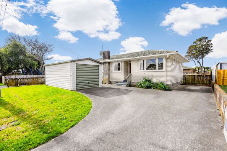 Photo of property in 38 Sutton Crescent, Papakura, 2110