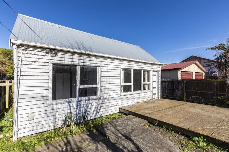 Photo of property in 8 Bass Street, Woolston, Christchurch, 8062
