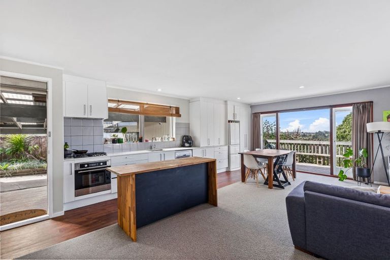 Photo of property in 83 Sunnyvale Road, Massey, Auckland, 0614