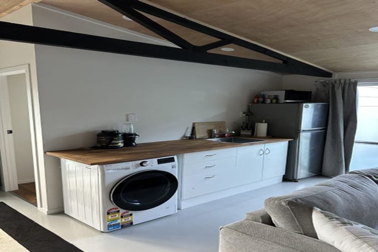 Photo of property in 11 Dellwood Avenue, Henderson, Auckland, 0612