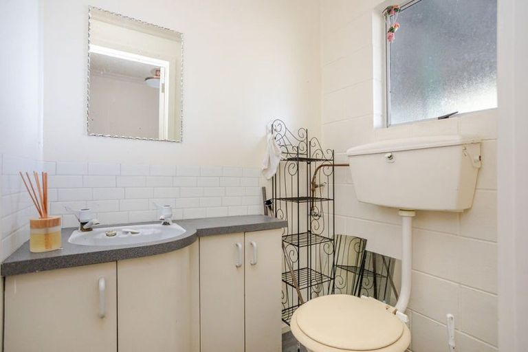 Photo of property in 1 Carlson Street, Dannevirke, 4930