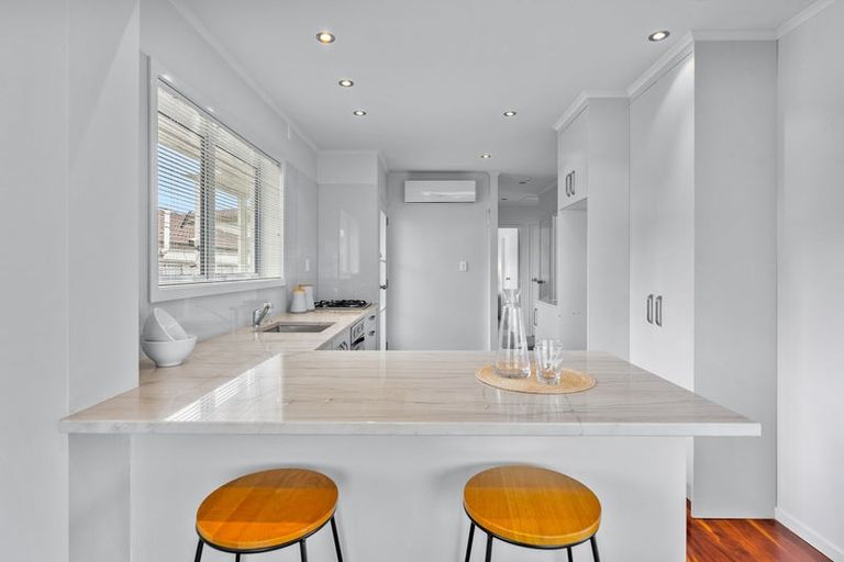 Photo of property in 1/30 Montgomery Avenue, Rothesay Bay, Auckland, 0630