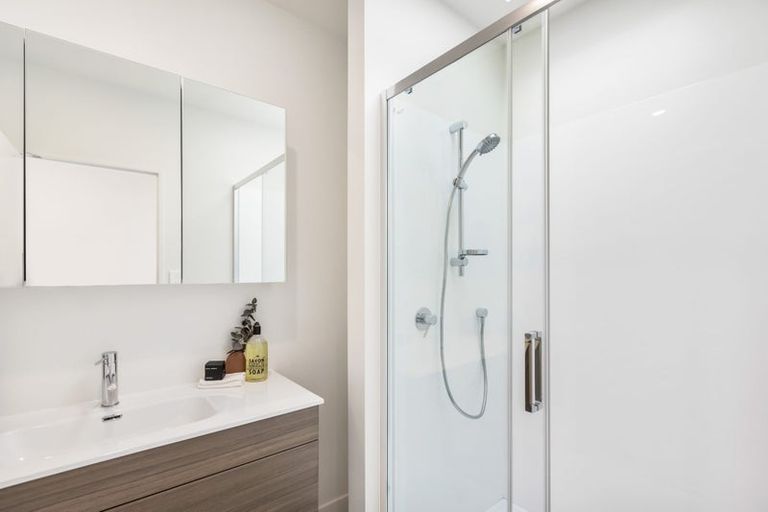 Photo of property in 11/2 Moor Avenue, Te Atatu Peninsula, Auckland, 0610