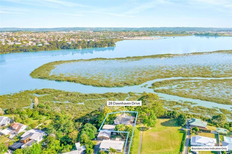 Photo of property in 28 Dawnhaven Drive, Te Atatu Peninsula, Auckland, 0610