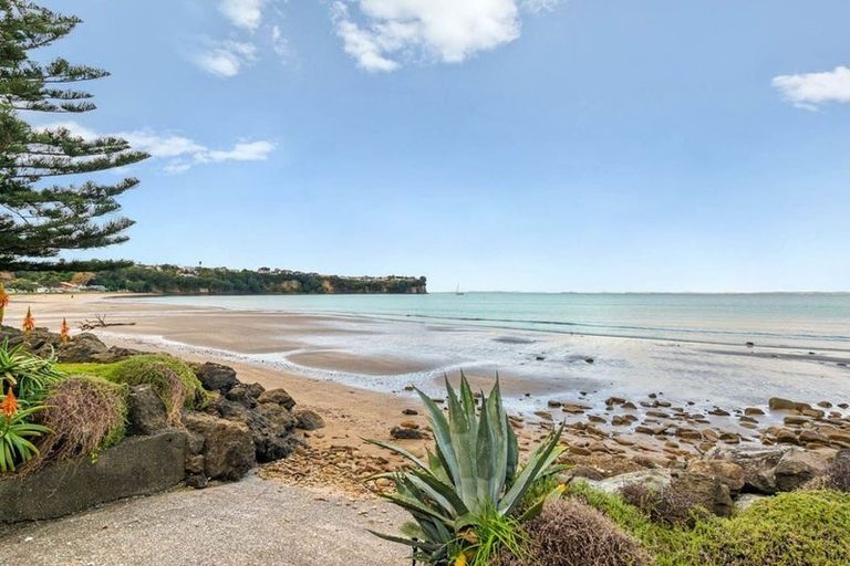 Photo of property in 2/4 Arkles Strand, Arkles Bay, Whangaparaoa, 0932