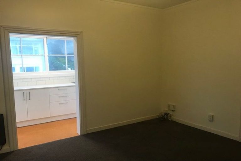 Photo of property in 130 Brougham Street, Mount Victoria, Wellington, 6011