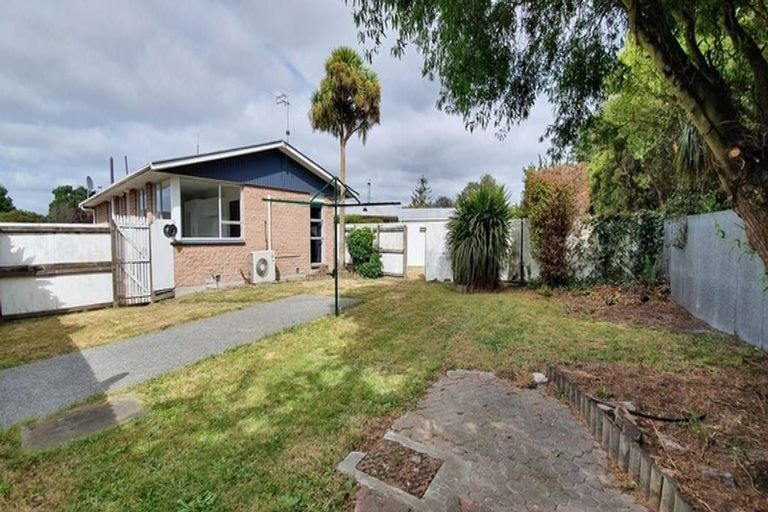 Photo of property in 21 Besant Place, Avondale, Christchurch, 8061