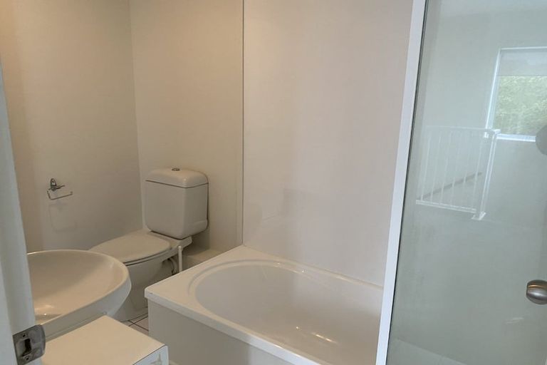 Photo of property in 13/30 John Jennings Drive, Oteha, Auckland, 0632