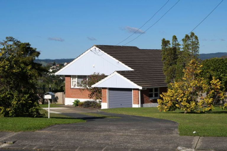Photo of property in 51 Litten Road, Cockle Bay, Auckland, 2014