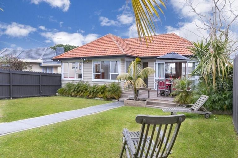 Photo of property in 1/28 Bleakhouse Road, Howick, Auckland, 2014