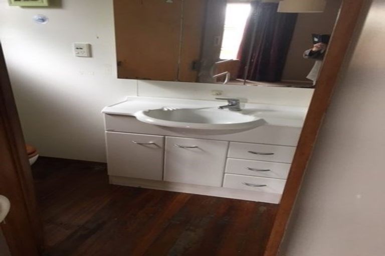 Photo of property in 26 Voltaire Street, Karori, Wellington, 6012