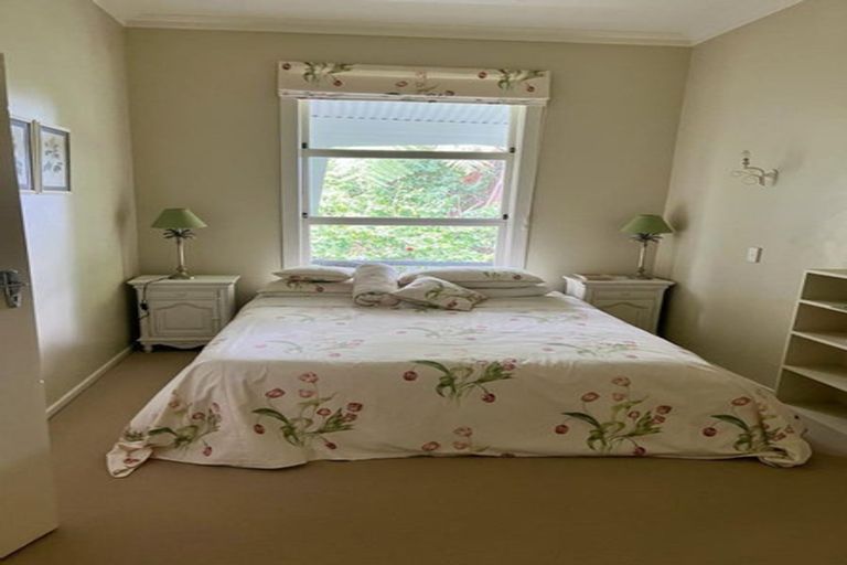 Photo of property in 11 Pendarves Street, New Plymouth, 4310