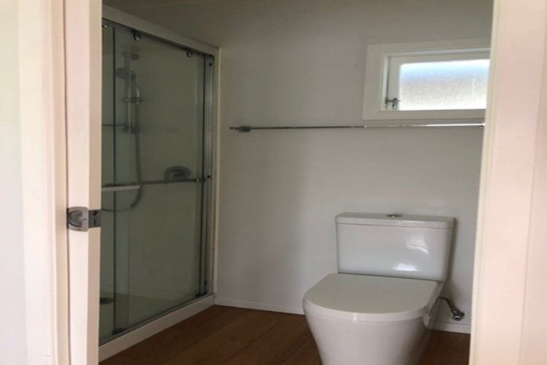 Photo of property in 5 Domain Lane, Mangere Bridge, Auckland, 2022