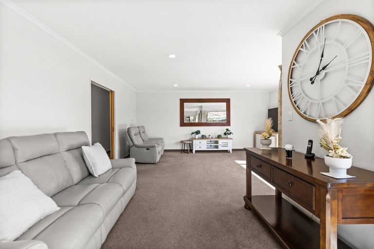 Photo of property in 1 Hyatt Grove, Greenmeadows, Napier, 4112