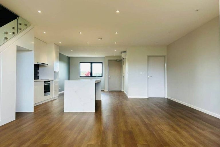 Photo of property in 45 Otuwairoa Esplanade, Opaheke, 2113