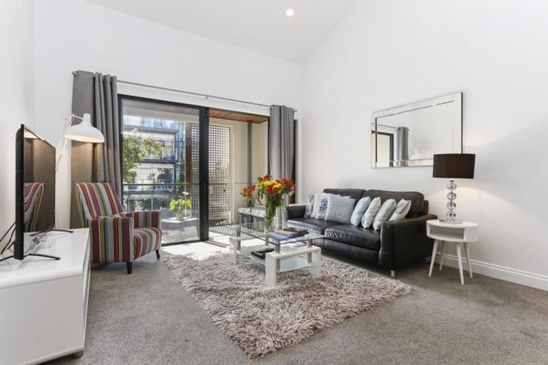 Photo of property in Latitude 37 East Apartments, 2f/20 Pakenham Street East, Auckland Central, Auckland, 1010