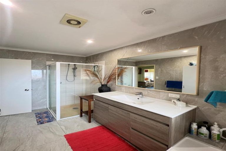 Photo of property in 5 Senator Drive, Manurewa, Auckland, 2105