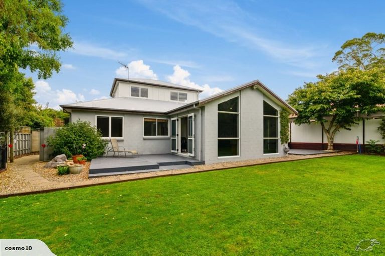 Photo of property in 16 Caulfield Place, Pukehangi, Rotorua, 3015