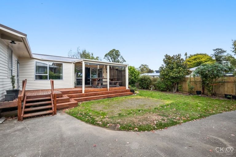 Photo of property in 4 Speargrass Grove, Timberlea, Upper Hutt, 5018