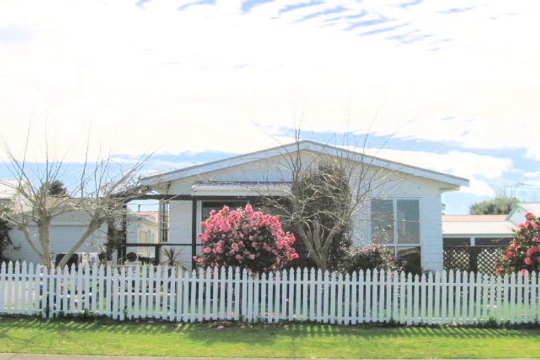 Photo of property in 2 Kaimai Place, Hairini, Tauranga, 3112