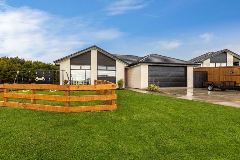 Photo of property in 6 Waimiri Road, Glenbrook, Waiuku, 2681